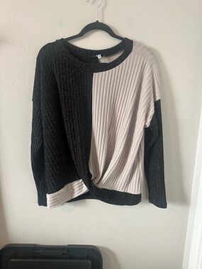 white birch Black and Cream Colorblock Ribbed Crew Neck Sweater